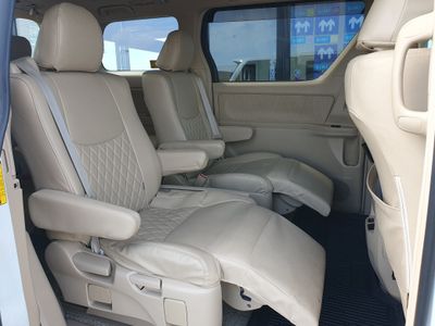2013 Toyota Alphard