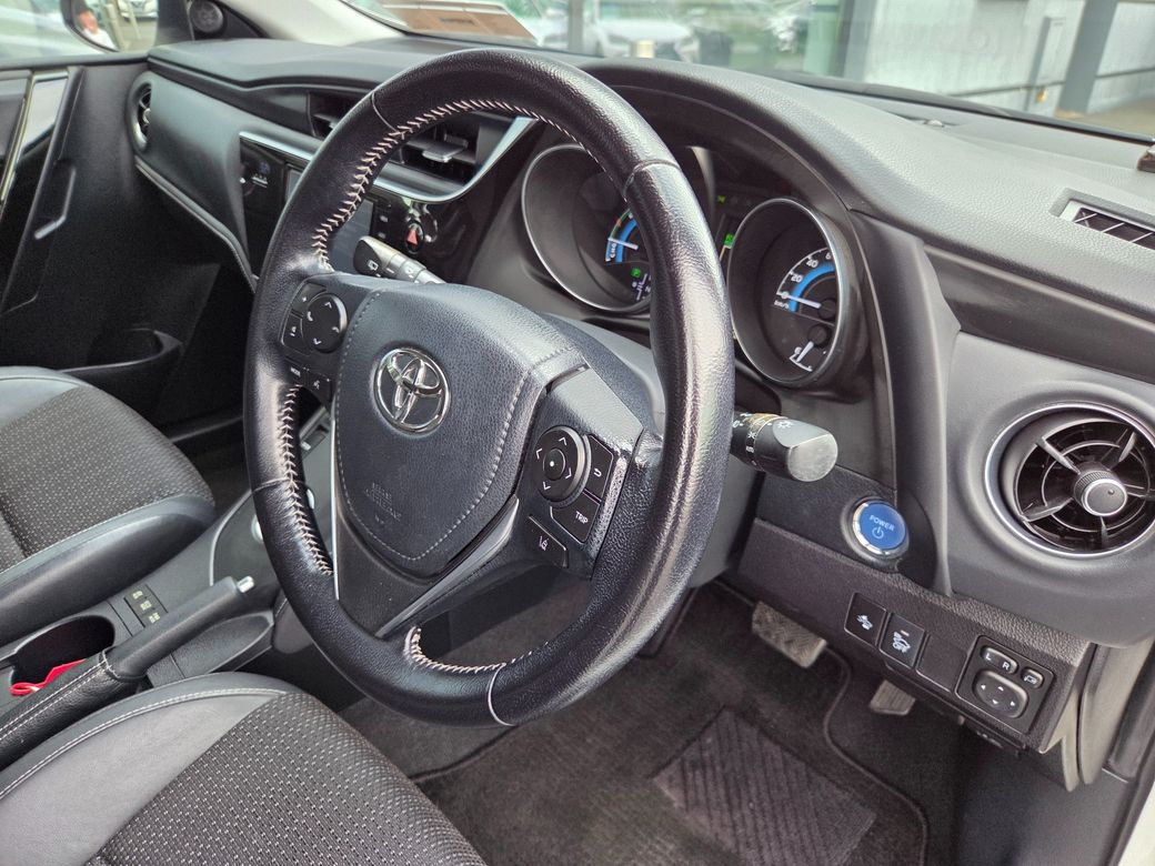 2016 Toyota Auris