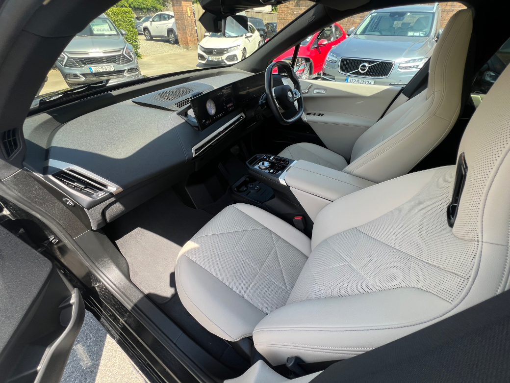2023 BMW iX