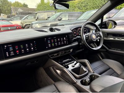 2023 Porsche Cayenne