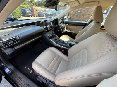 2019 Lexus IS