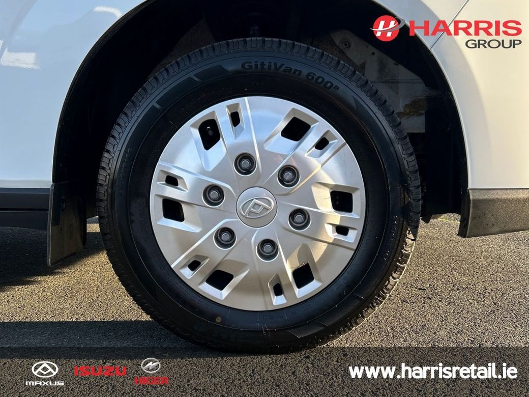 2025 White Maxus Deliver 7