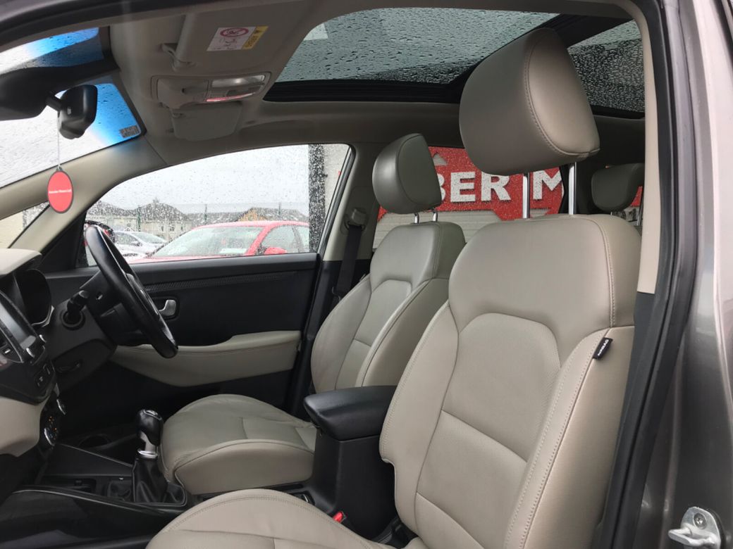 2017 Kia Carens