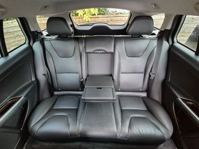 2017 Volvo V60 Cross Country