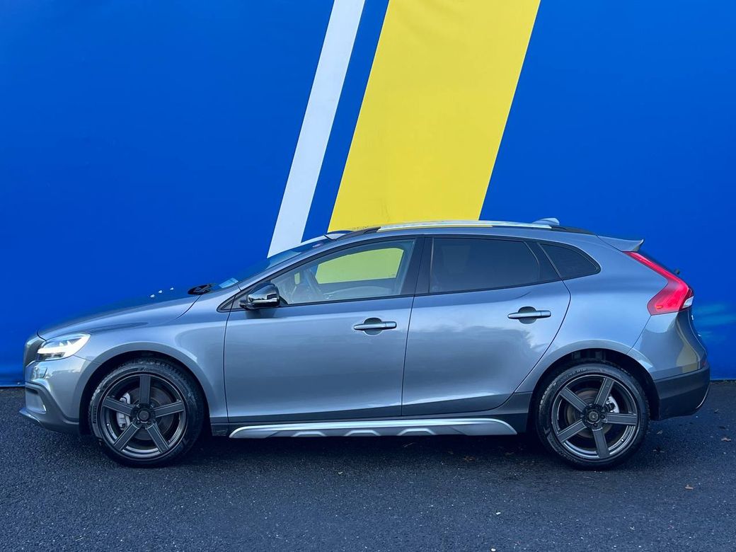 2018 Volvo V40