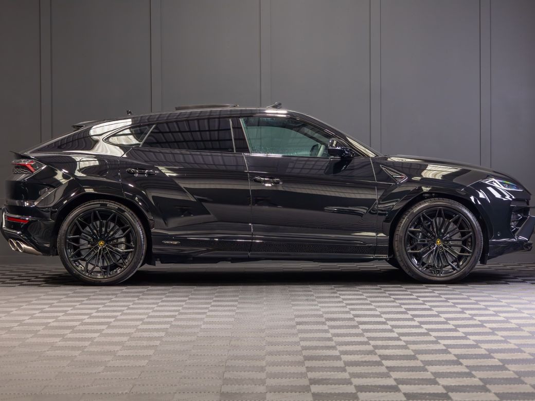 2025 Lamborghini Urus