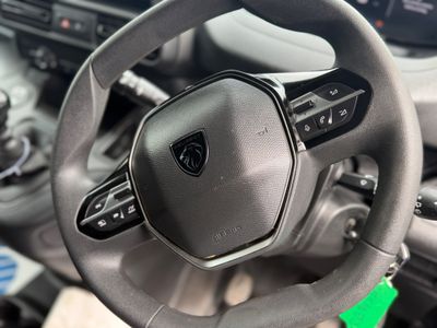 2024 Peugeot Partner