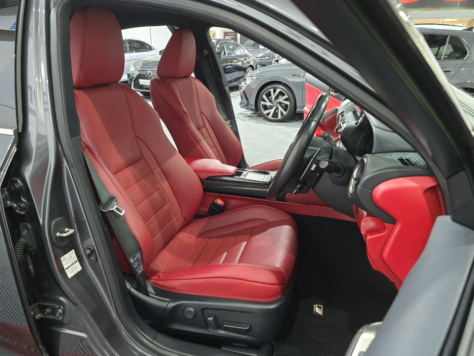 2021 Lexus IS 300h