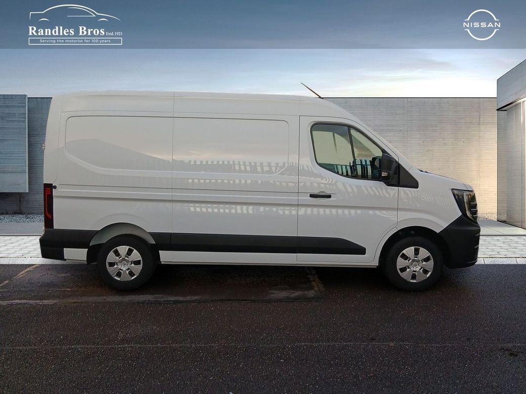 2025 Nissan Interstar