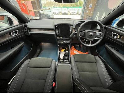 2023 Volvo XC40