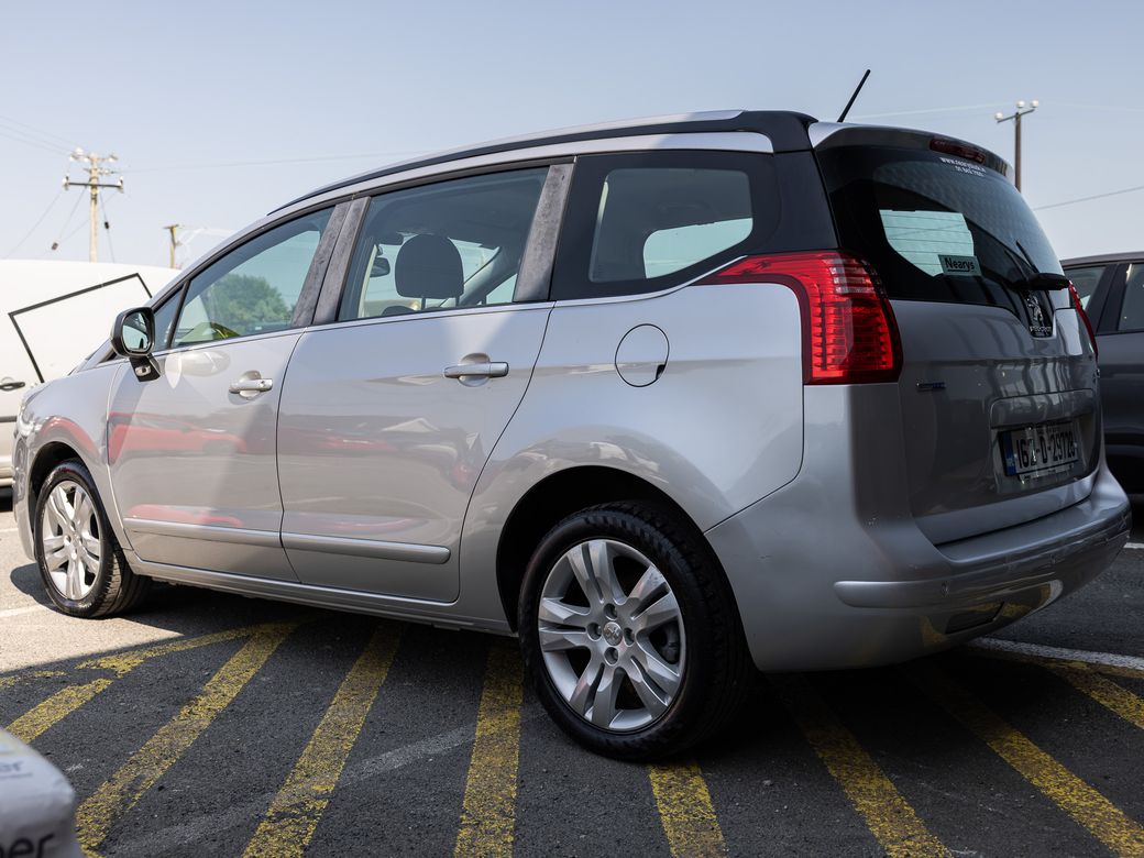 2016 Peugeot 5008