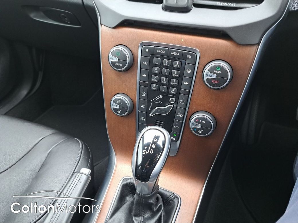 2017 Volvo V40