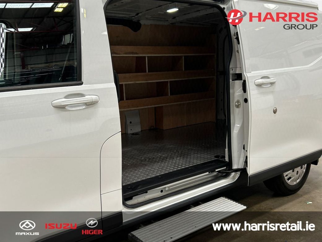 2025 White Maxus Deliver 7