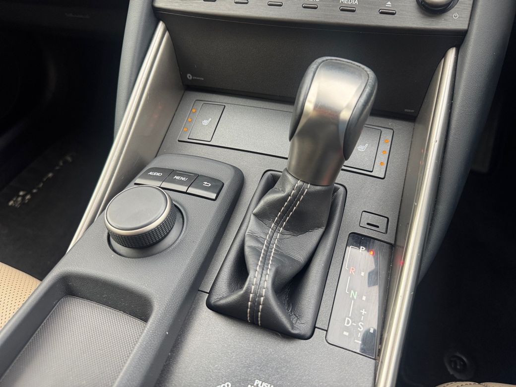 2019 Lexus IS