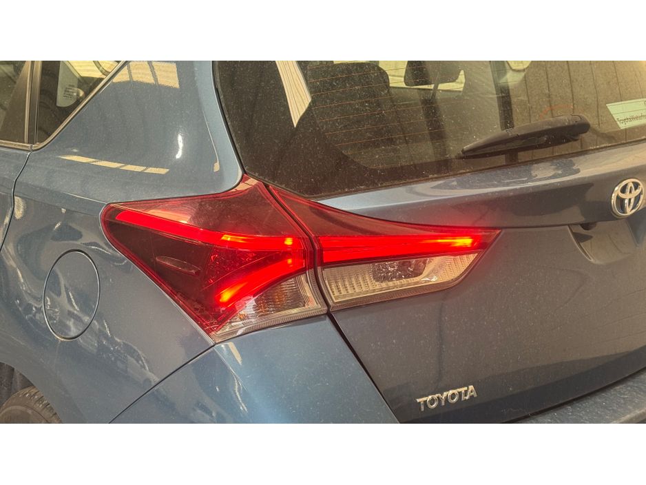 2016 Toyota Auris