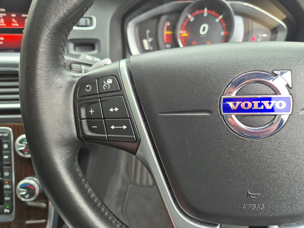 2017 Volvo V60 Cross Country