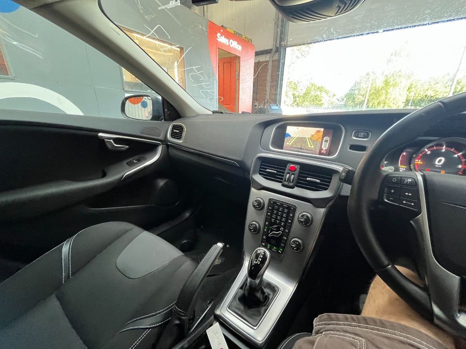 2017 Volvo V40
