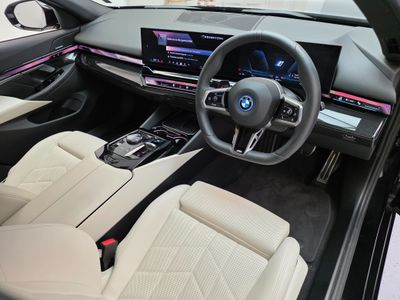 2025 BMW i5