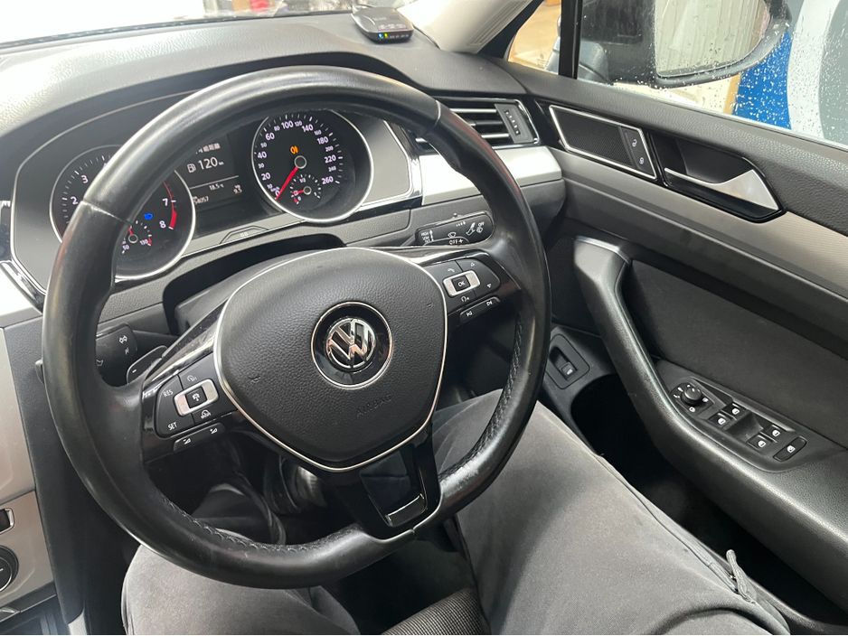 2016 Volkswagen Passat