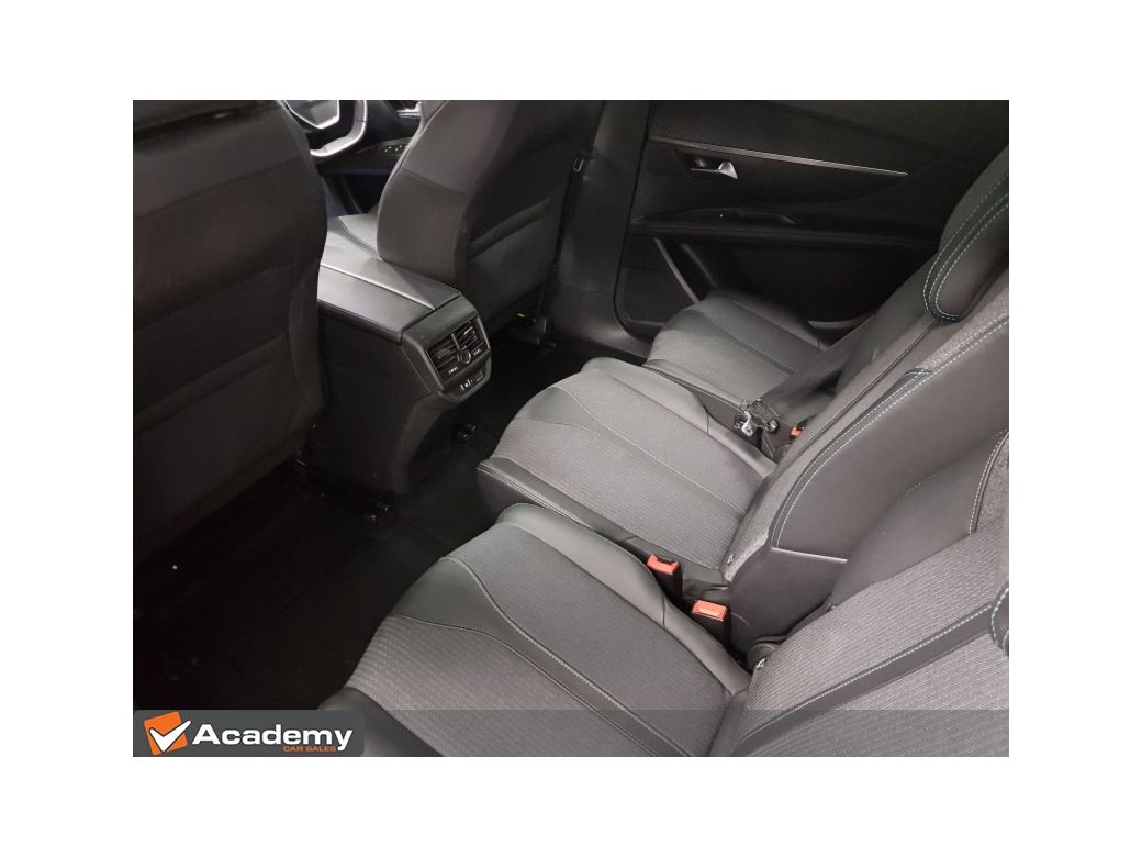 2024 Peugeot 5008