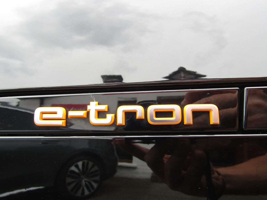 2022 Audi e-tron