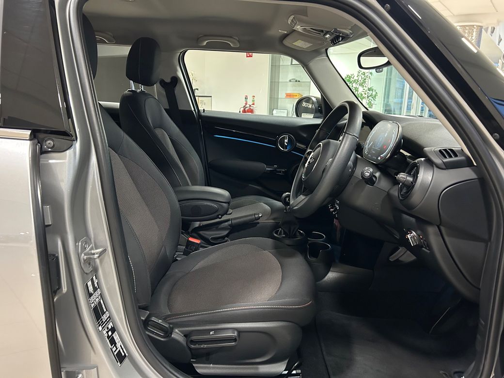 2024 Mini Hatch