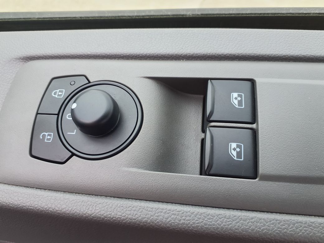 2025 Volkswagen Transporter