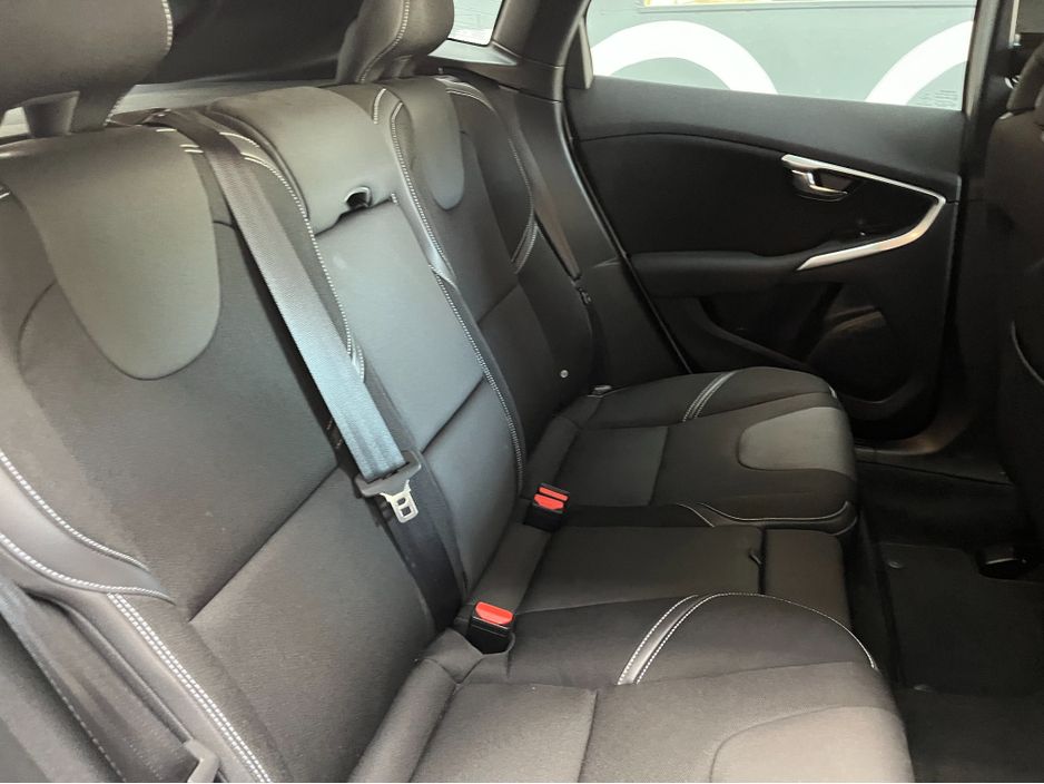2016 Volvo V40