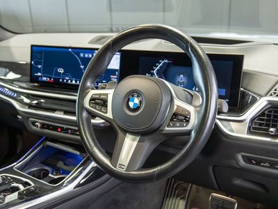 2023 BMW X7
