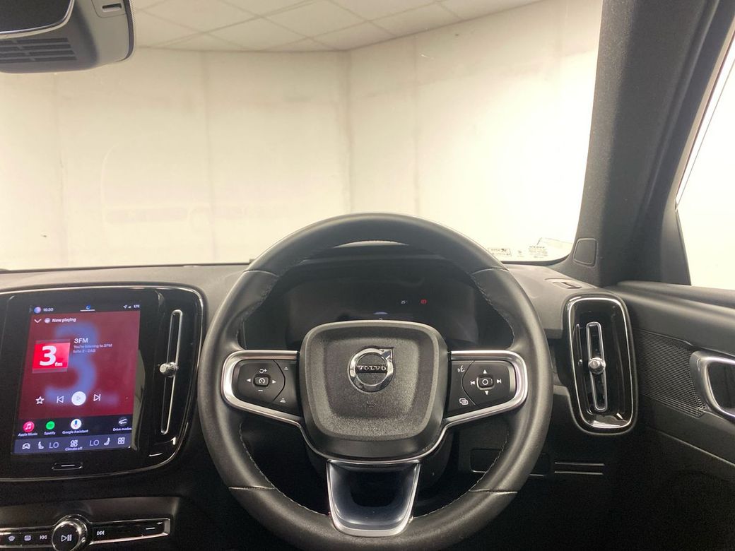 2023 Volvo XC40