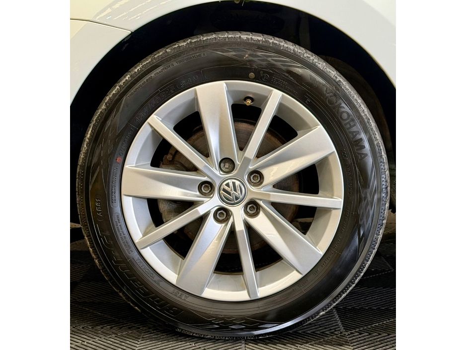2015 Volkswagen Polo