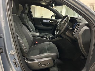 2023 Volvo XC40