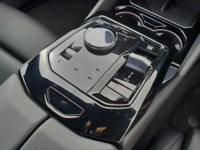 2024 BMW 530