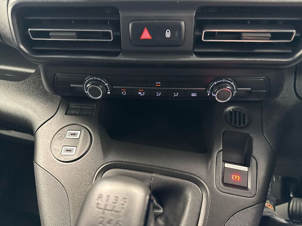 2024 Peugeot Partner
