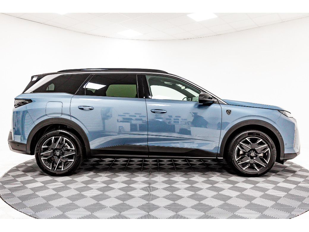 2025 Peugeot 5008