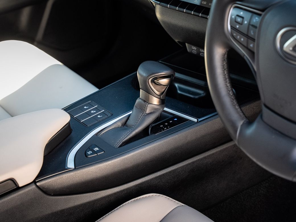 2023 Lexus UX 250H