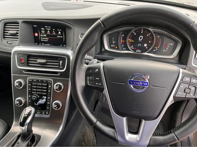 2016 Volvo V60 Cross Country