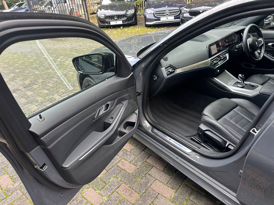2021 BMW 330