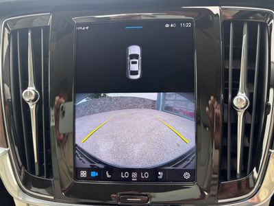 2022 Volvo S90