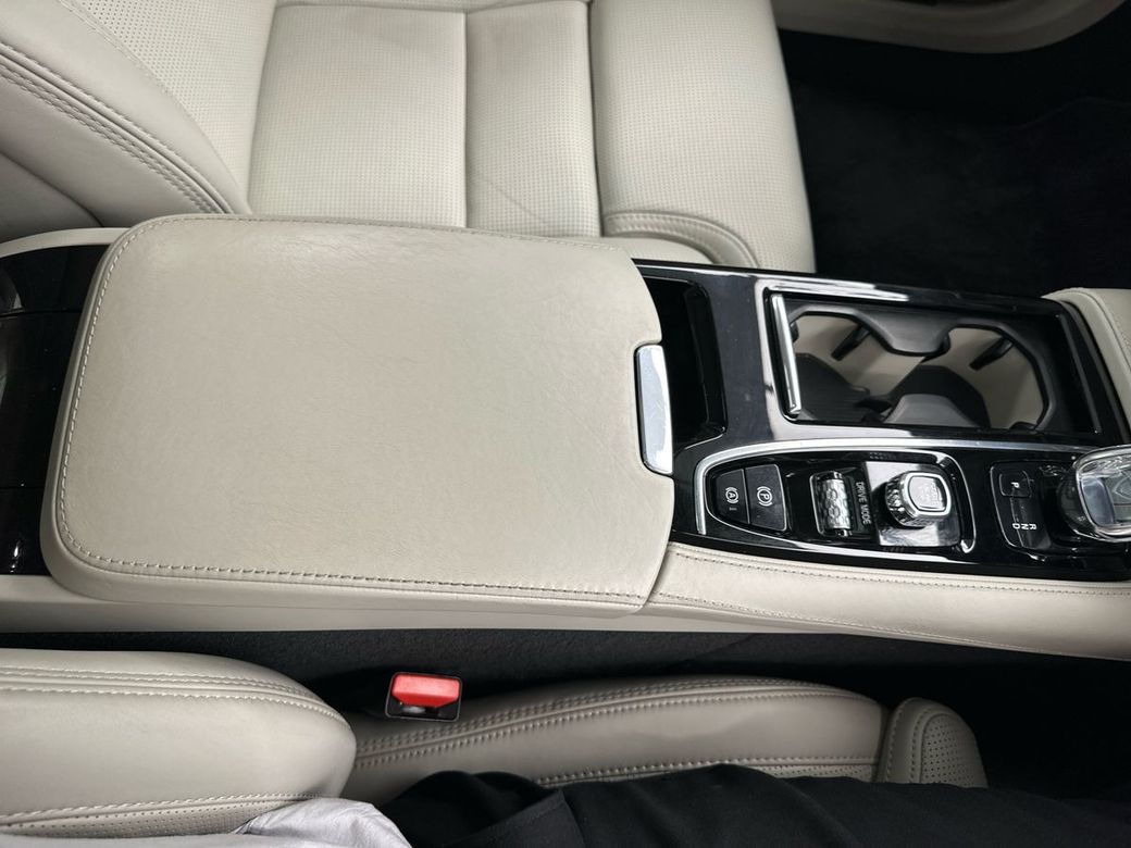 2020 Volvo S90