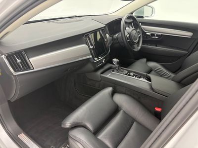2021 Volvo S90