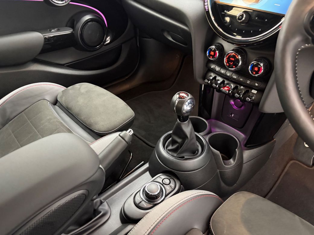 2022 Mini Hatch