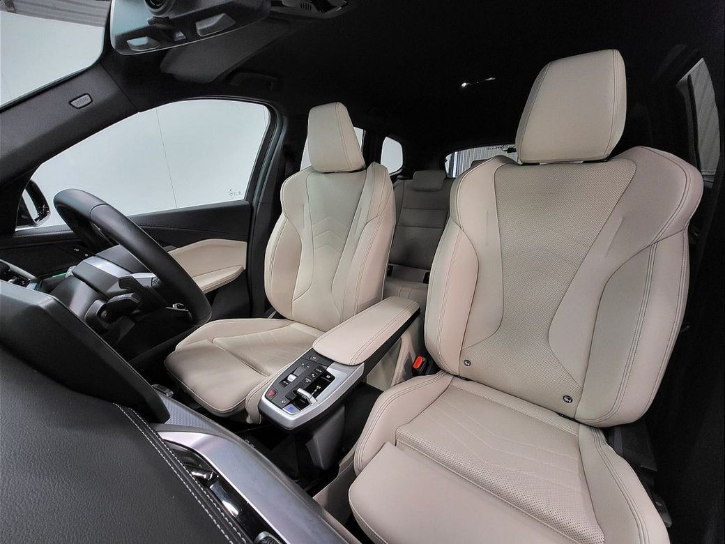 2025 BMW iX1
