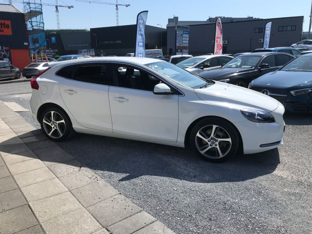 2016 Volvo V40