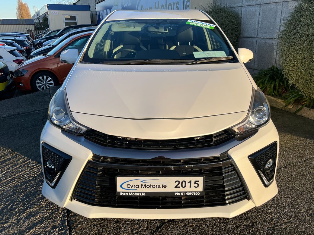 2015 Toyota Prius Alpha