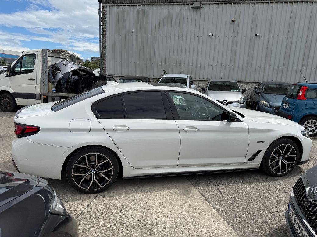2022 BMW 530