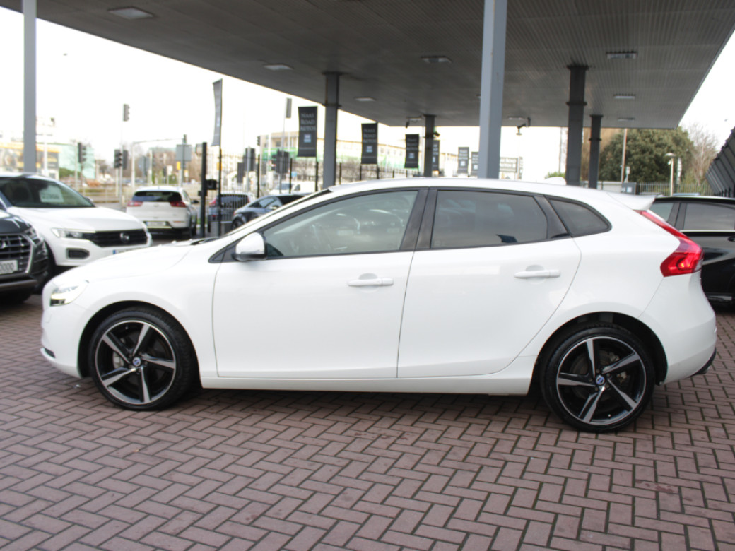 2016 Volvo V40