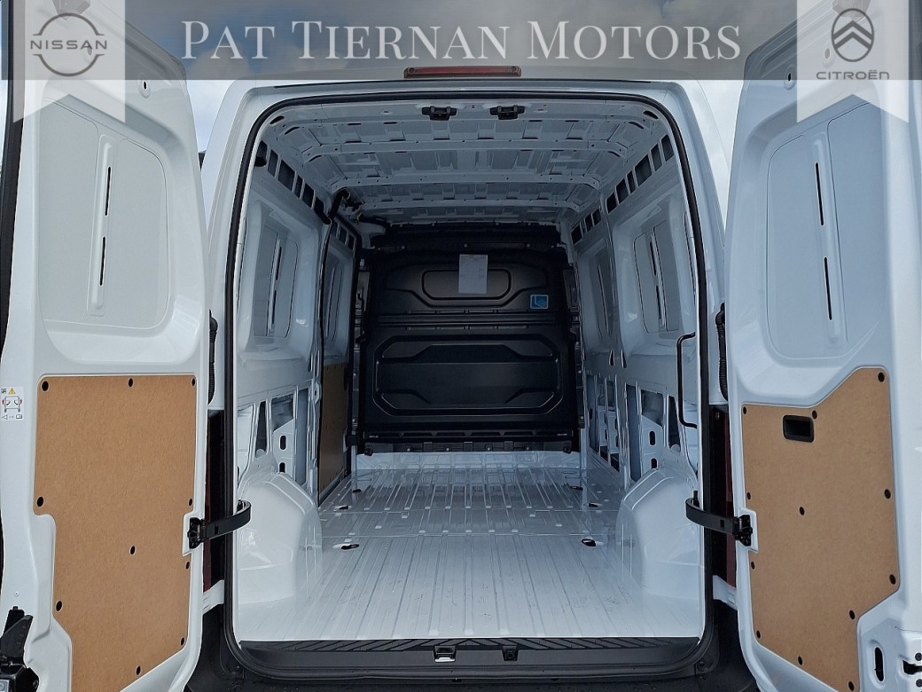 2025 Nissan Interstar