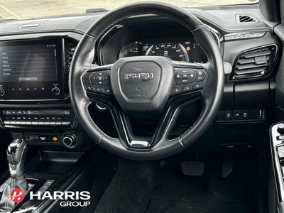 2025 Black Isuzu D-MAX