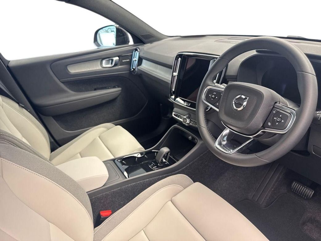2026 Volvo EX40